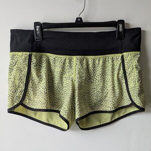 Lululemon Athletica Tracker Shorts Stretch Dotted Size 10